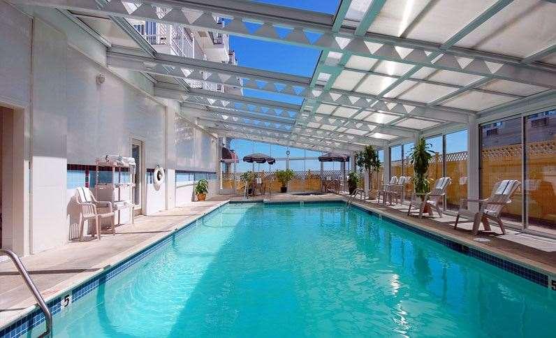 Nantasket Beach Resort Хал Зручності фото